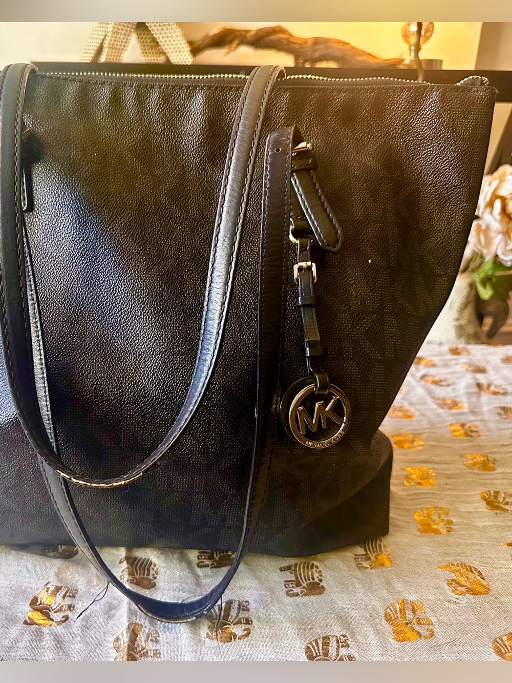 Michael Kors - Black Tote with MK Logo Charm